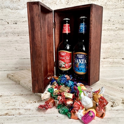GOD JUL mørkt træskrin med 2 juleøl & 300 gram luksus chokoladeblanding